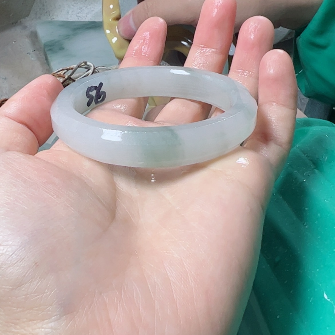 【闪购商品】石英质玉手镯未镶嵌小*加工定制5657