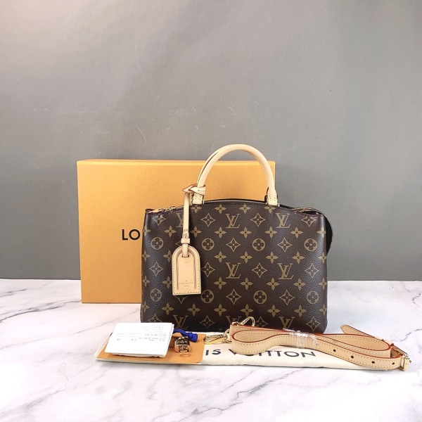 妃鱼/路易威登/95新/箱包/市场价22800/231219QR0029