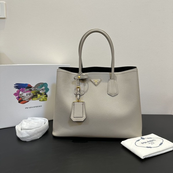 妃鱼/普拉达/95新/箱包/市场价33500/240105QR0008