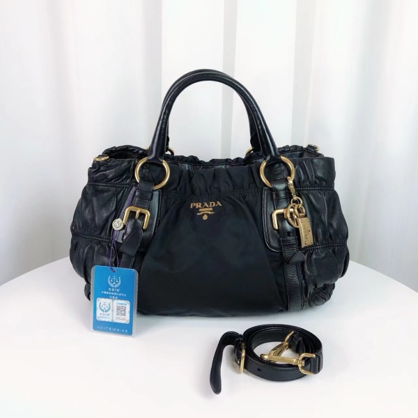 妃鱼/普拉达/95新/箱包/市场价17000/231228QR0014
