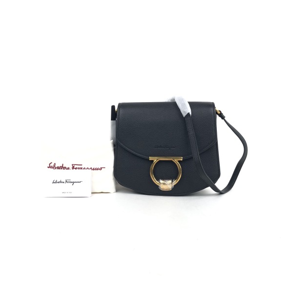 妃鱼/菲拉格慕/99新/箱包/市场价15000/231230QR0007