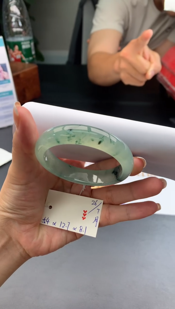 【闪购商品】翡翠手镯未镶嵌八月拍下找耳机看购买须知
