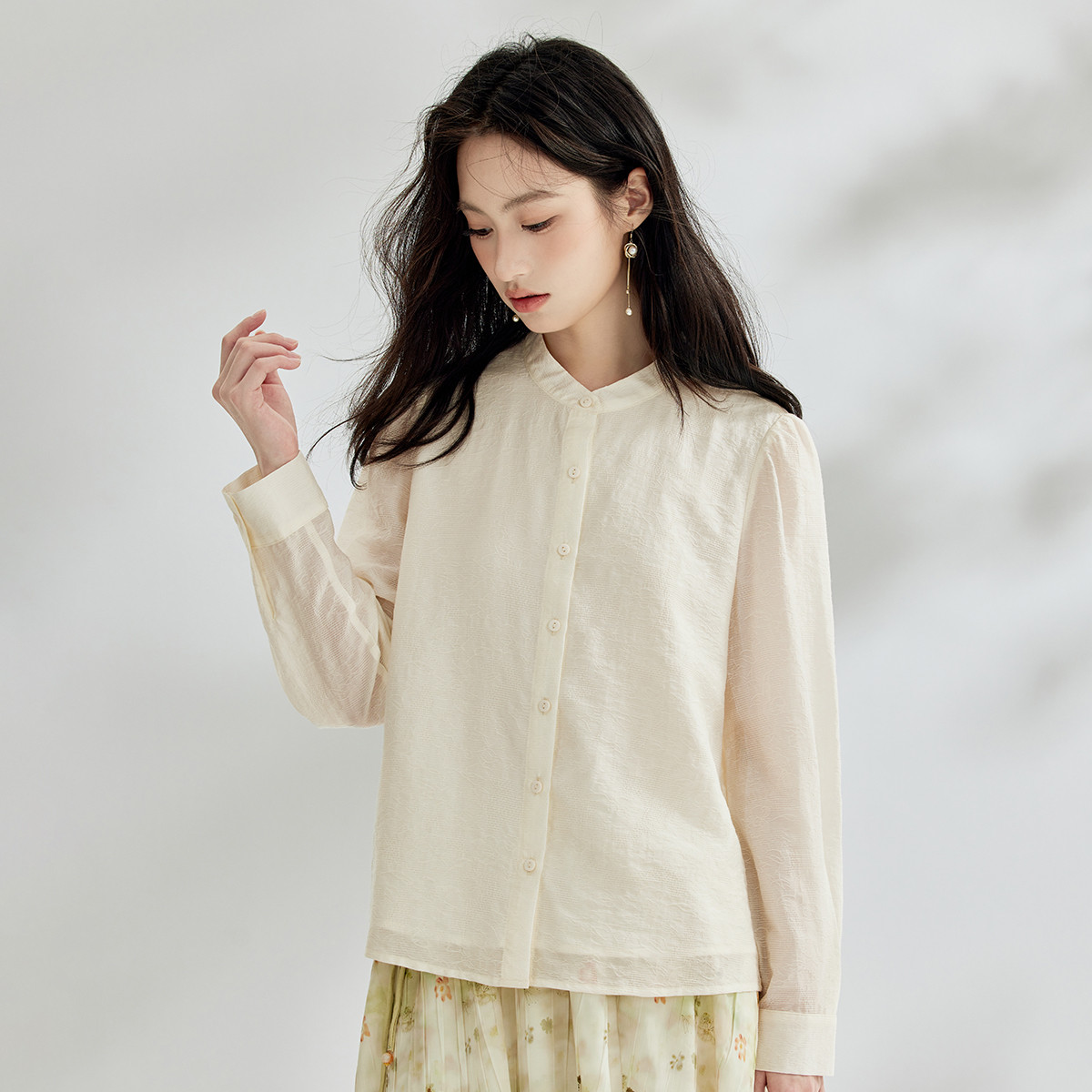 茵曼春秋新款女衬衫衬衣气质长袖休闲纯色爆款百搭衬衣