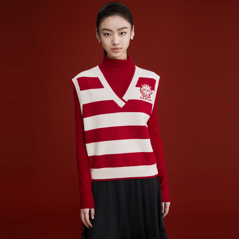 【千颂妮专享】LIME/莱茵新款刺绣V领针织马甲中国红色LMFANBKVT501