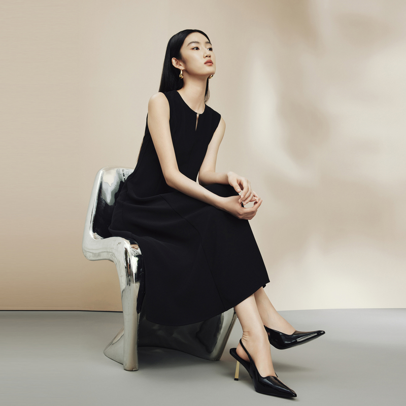 LIME/莱茵【冬姐精选】春夏法式通勤无袖小V连衣裙黑色LDFC8AWOP816