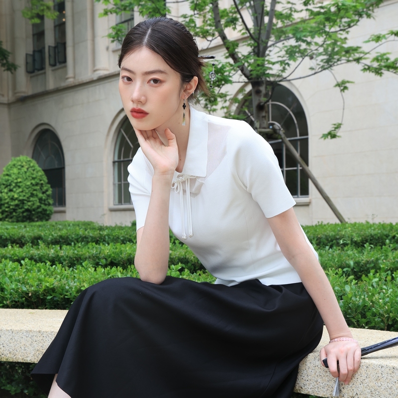 LIME/莱茵【冬姐精选】新中式网纱拼接针织套头衫LMFB5AKPR007