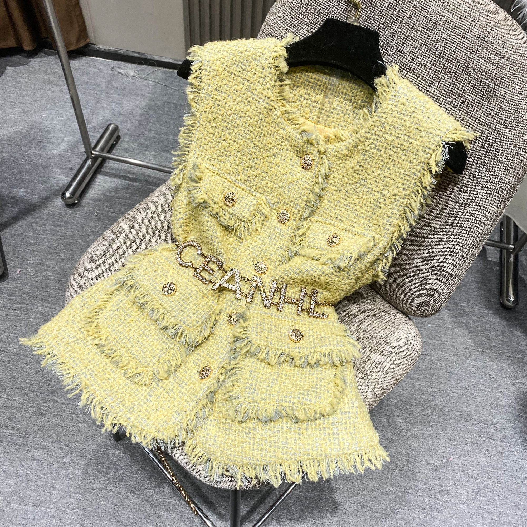 2024新款马甲老钱风时尚气质款小香风外套颗粒绒轻奢粗花呢