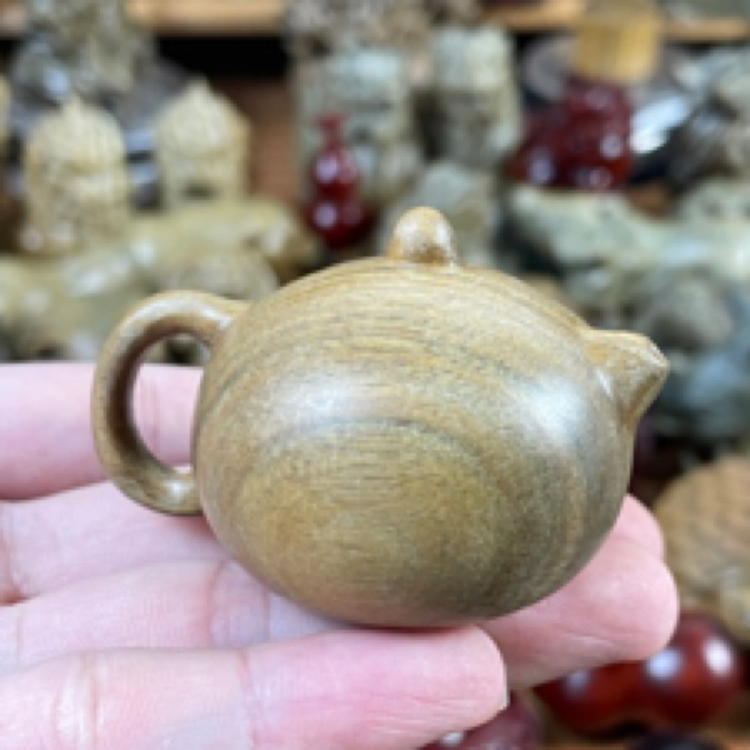 天然绿檀木雕把把壶手把件茶壶把玩件男士随身把玩茶宠素壶把件
