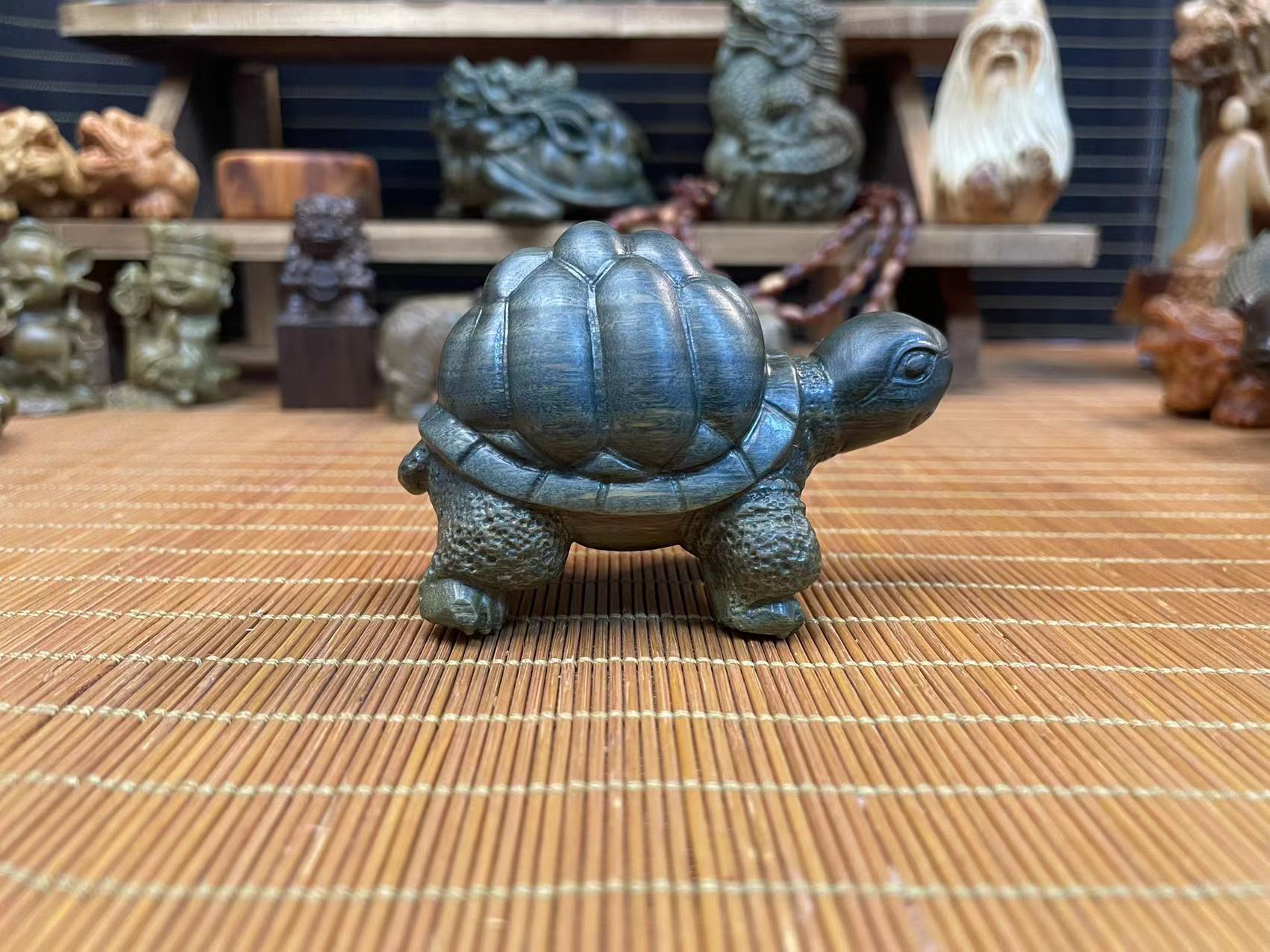 绿檀天然木质乌龟摆件手把件公仔客厅卧室电视柜文玩工艺品木雕