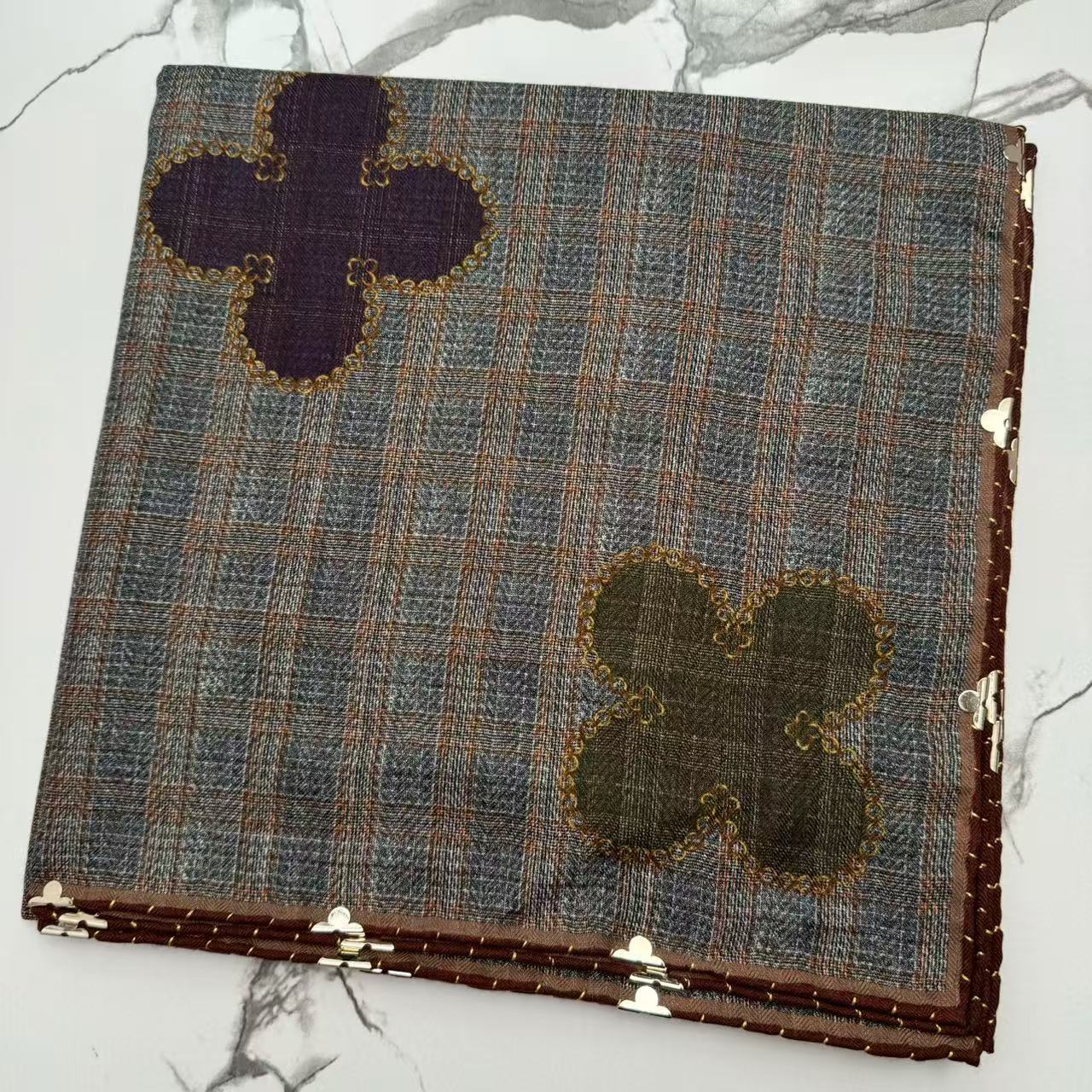  丝纡-四叶草   桑蚕丝毛新款百搭气质丝毛135*135掐丝边围巾披肩