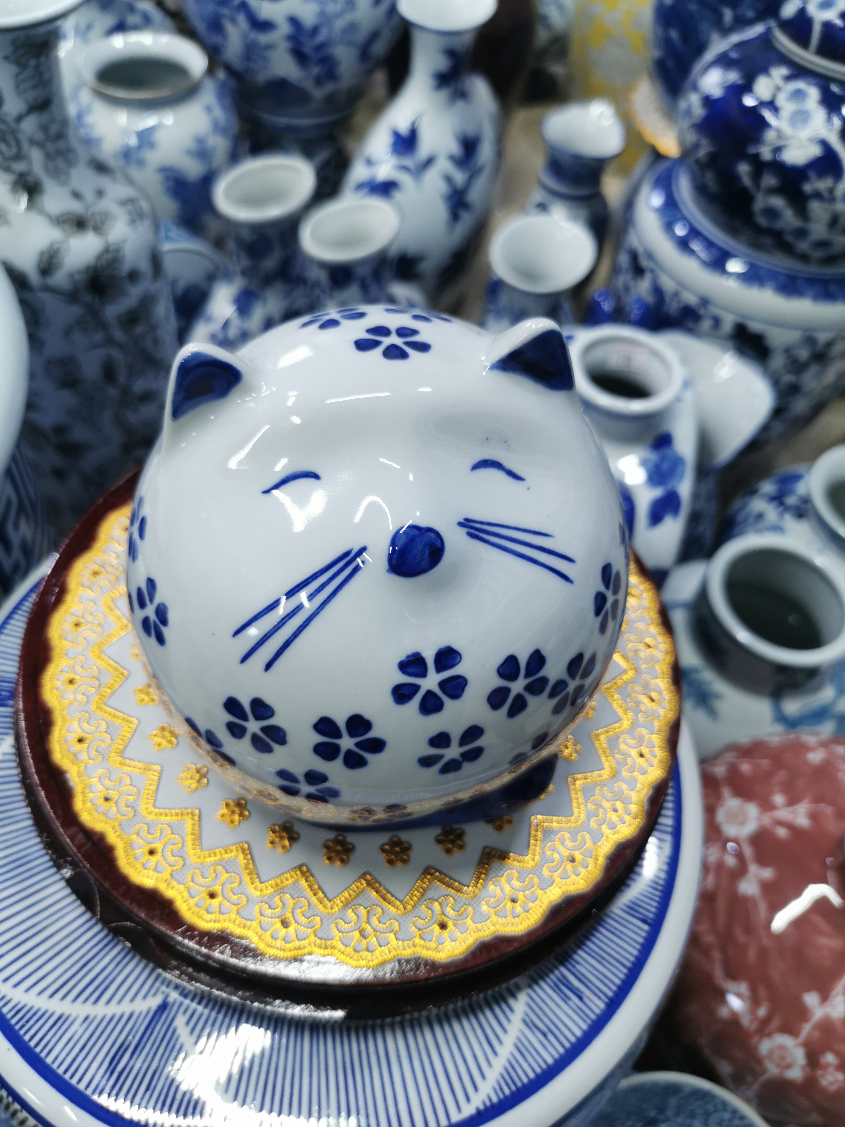 陶瓷青花瓷猫咪摆件玄关博古架摆件