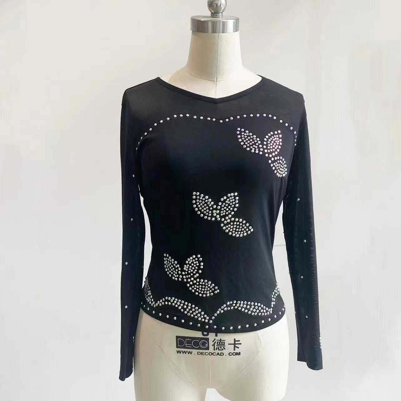 七海舞服原创设计2022新款广场舞三步踩水兵舞烫钻三叶草长袖上衣