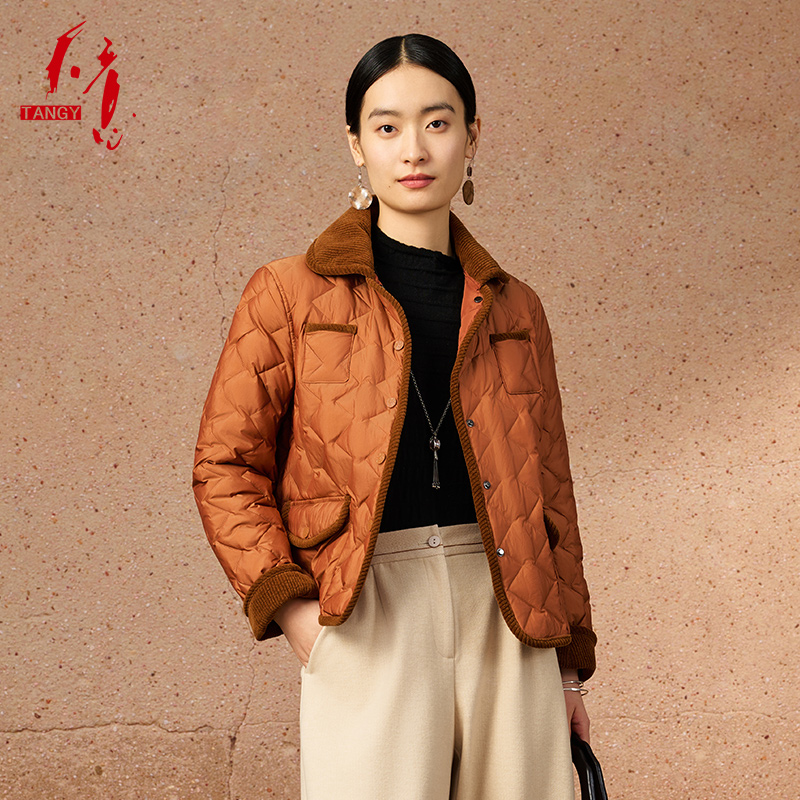 TANG/天意商场同款灯芯绒菱格翻领巴恩风双面穿羽绒服外套2244043