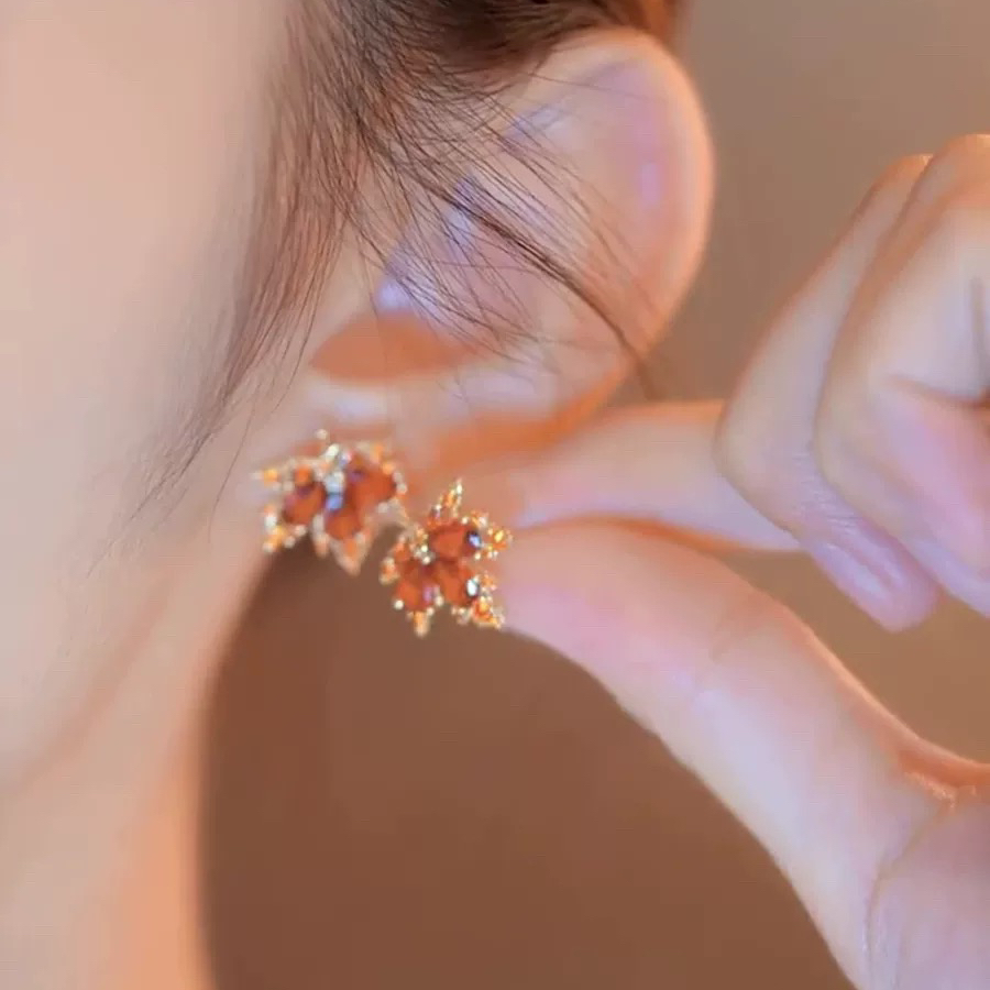 铜合金耳饰 森系红色枫叶耳钉潮复古简约气质树叶耳饰F1357