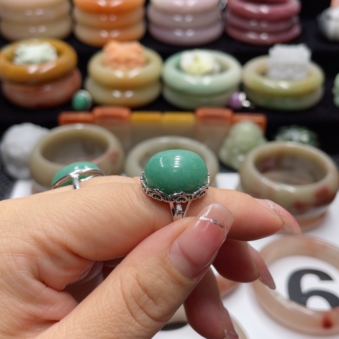 【闪购商品】石英质玉手镯合金s****y