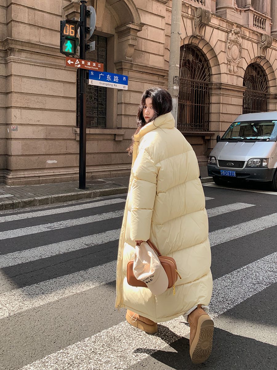 超长款服女冬季2023新款过膝加厚大被子白韩版面包服外套