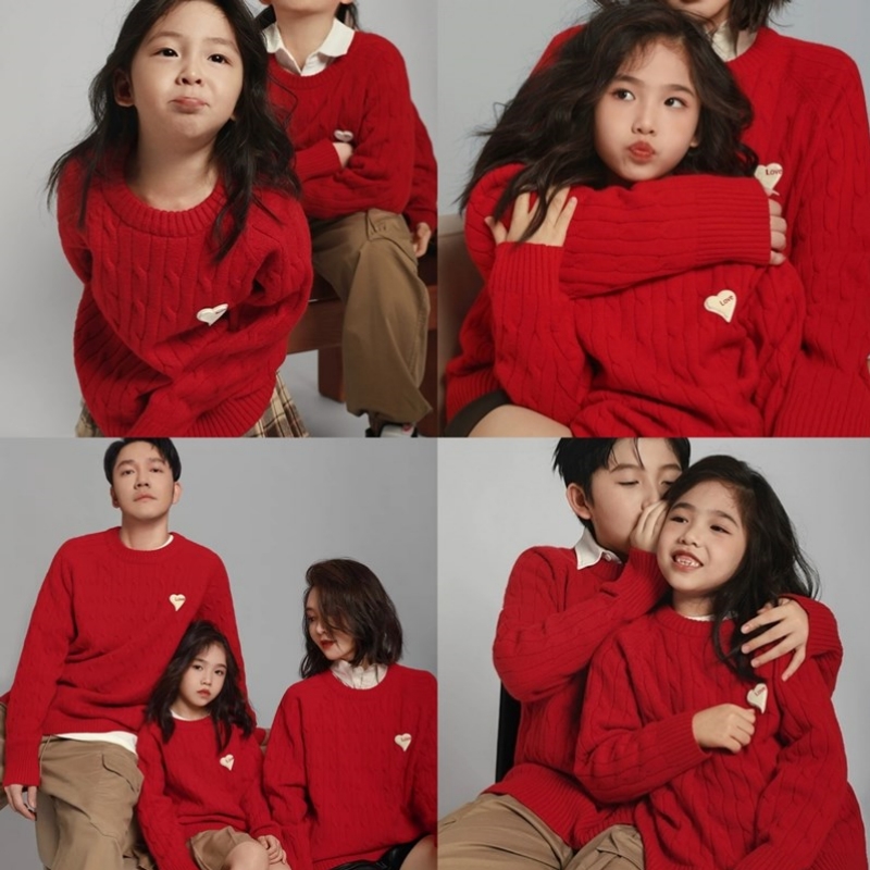 2026马年春节温馨亲子母女喜庆麻花爱心毛衣本命年一家四口全家福