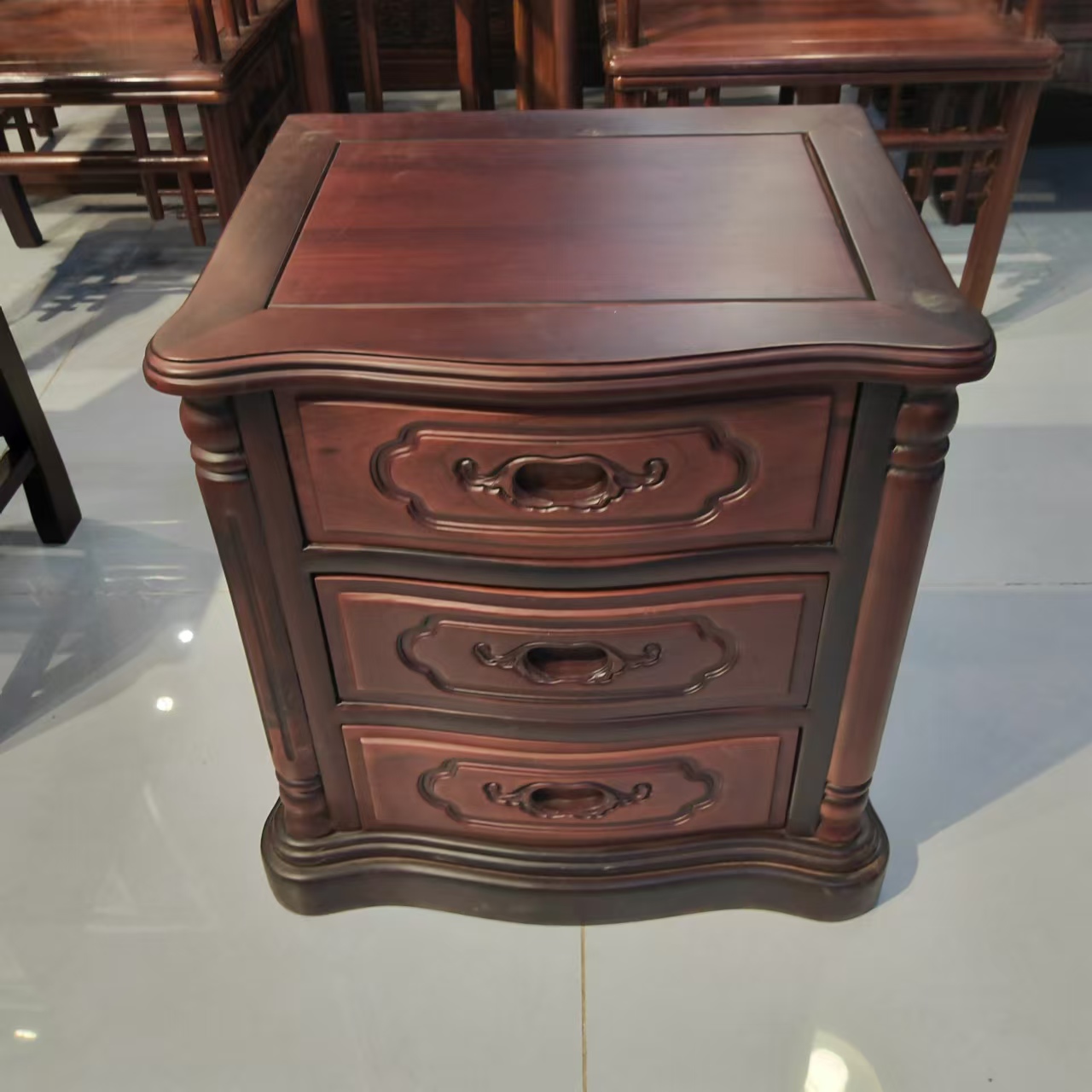 复古简约雕花床头柜