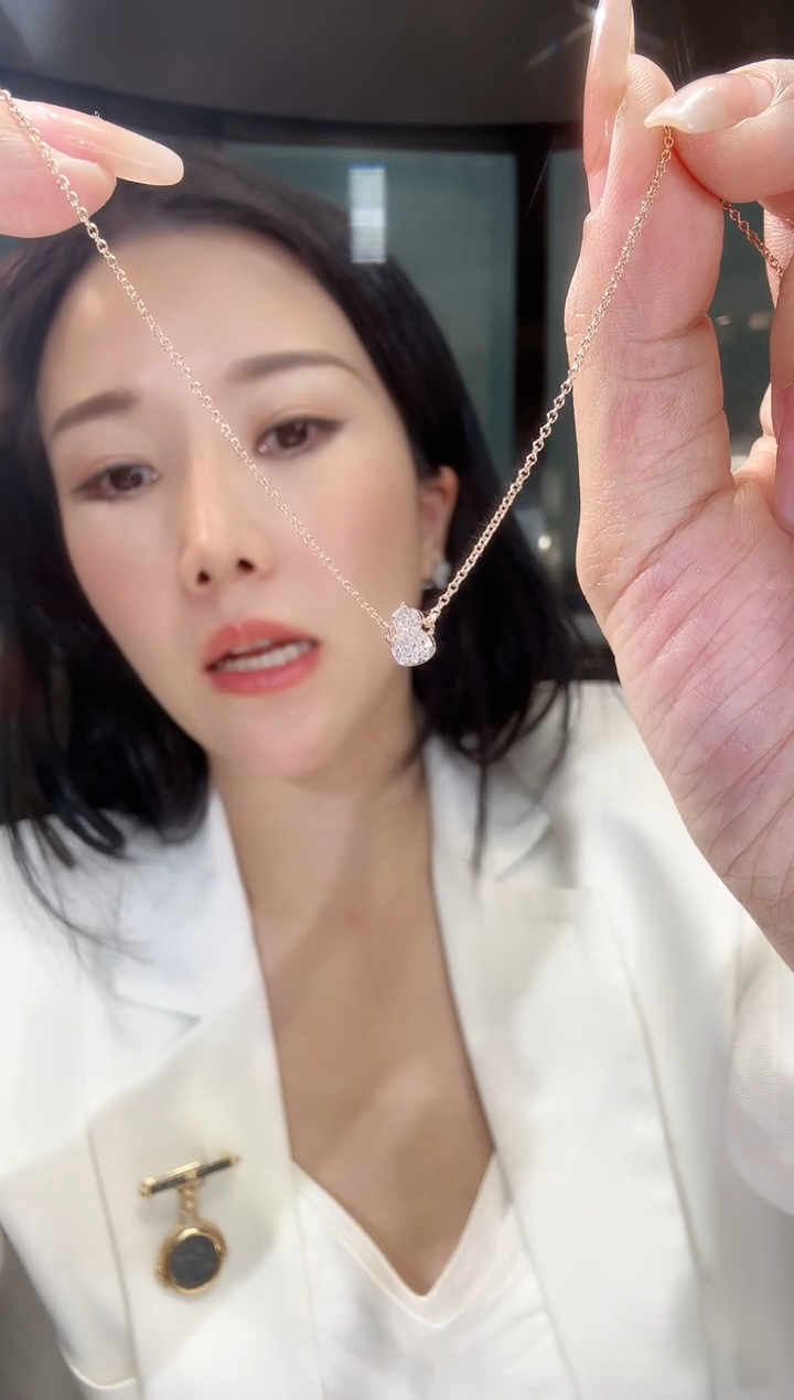 【闪购商品】钻石颈饰18K金镶嵌葫芦项链