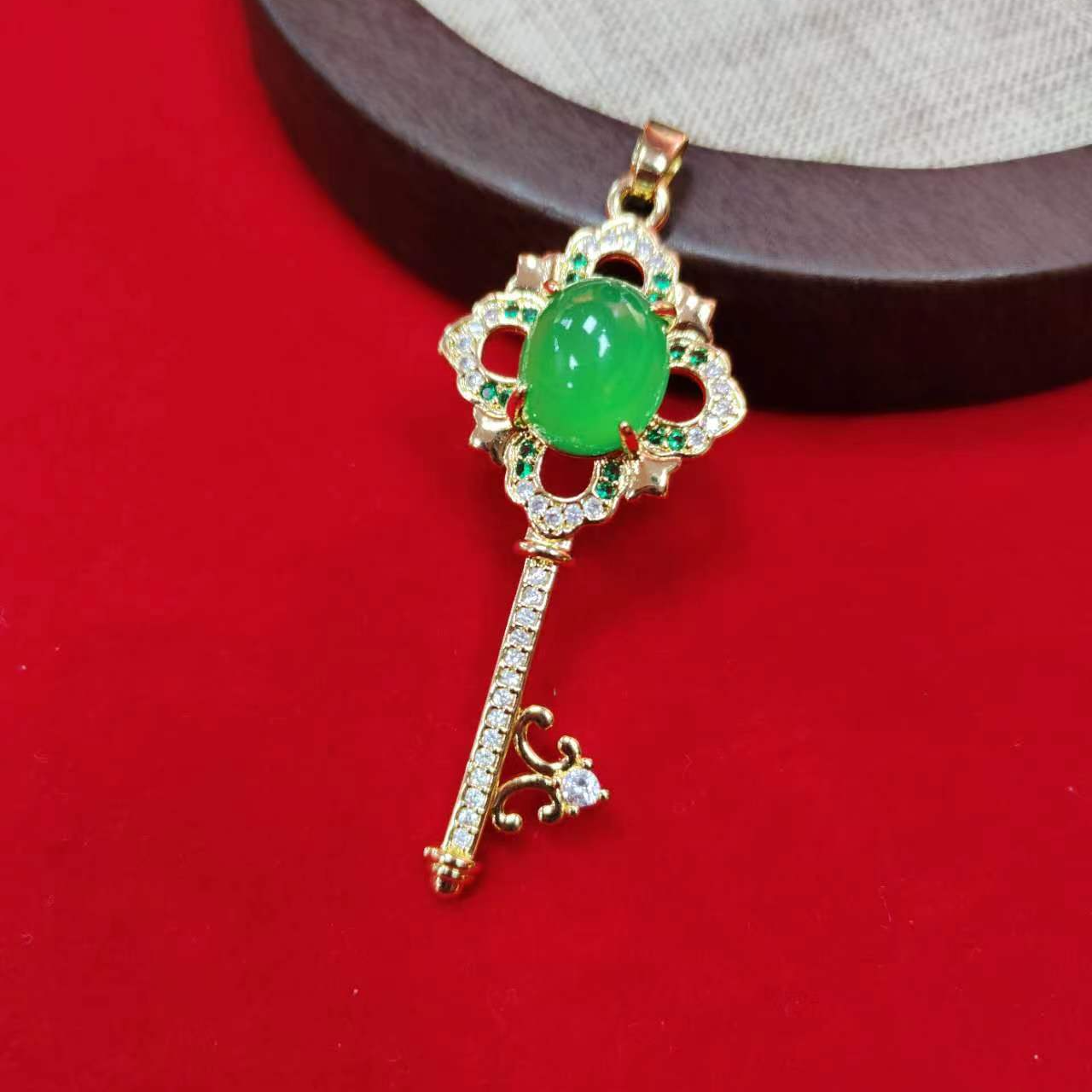 【香港金凤凰珠宝】QMS1217-藏收级-极光绿玛瑙时尚百搭钥匙吊坠