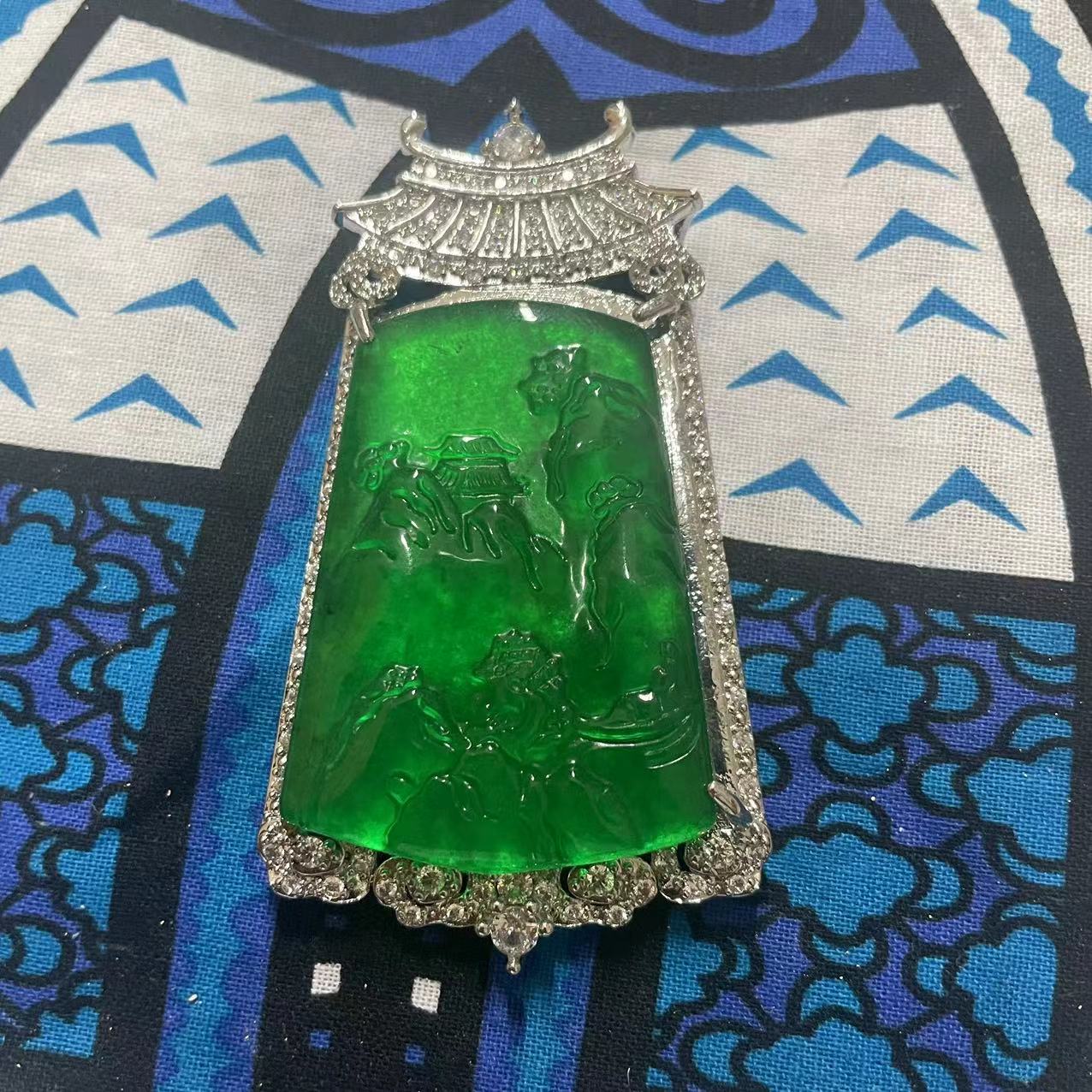 洛尔高端k169吊坠约长50宽32.5高5.5多样性发货