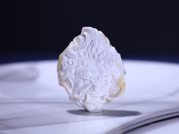 天然蜜蜡【钟馗伏魔】俄料漆白蜡规格38x30x10.8mm 克重6.4g