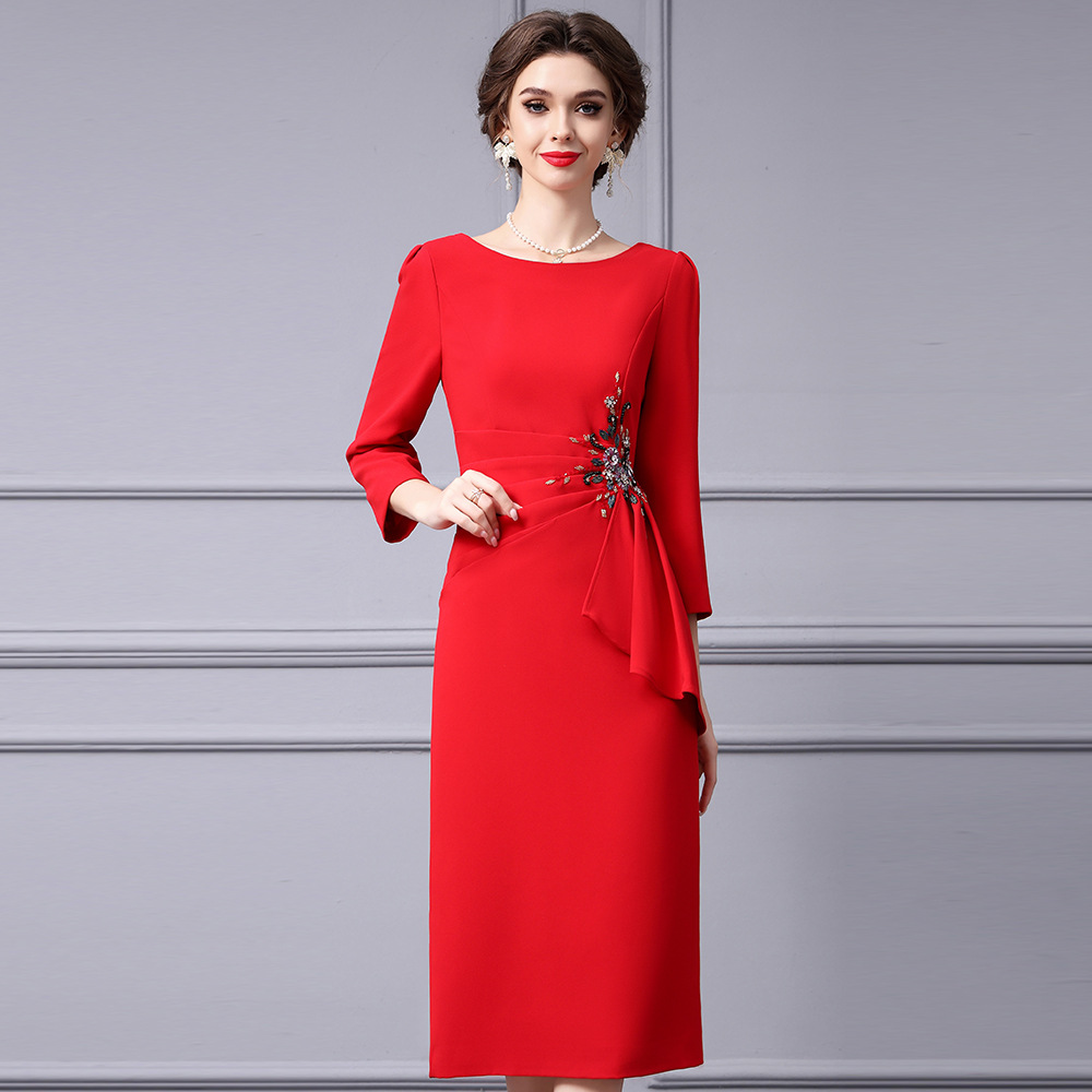 枝荔红色喜婆婆婚宴装2025新款重工钉珠立体裁剪高端气质连衣裙秋