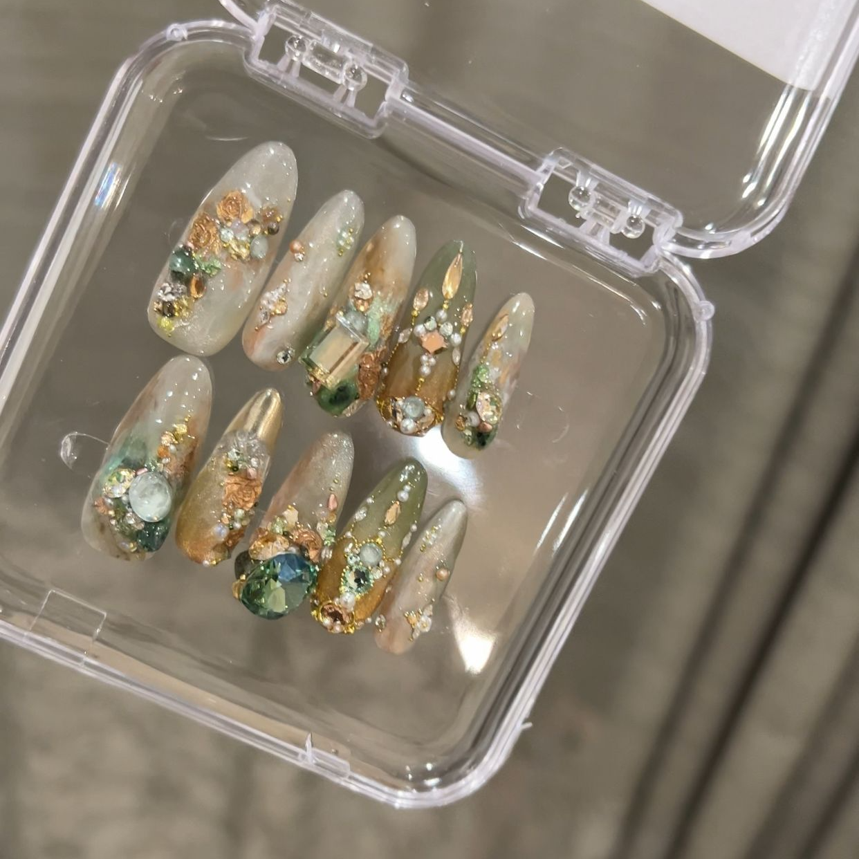 YOUNI绿野仙踪白色手工定制穿戴甲定制款梯形渐变定制款短甲短梯
