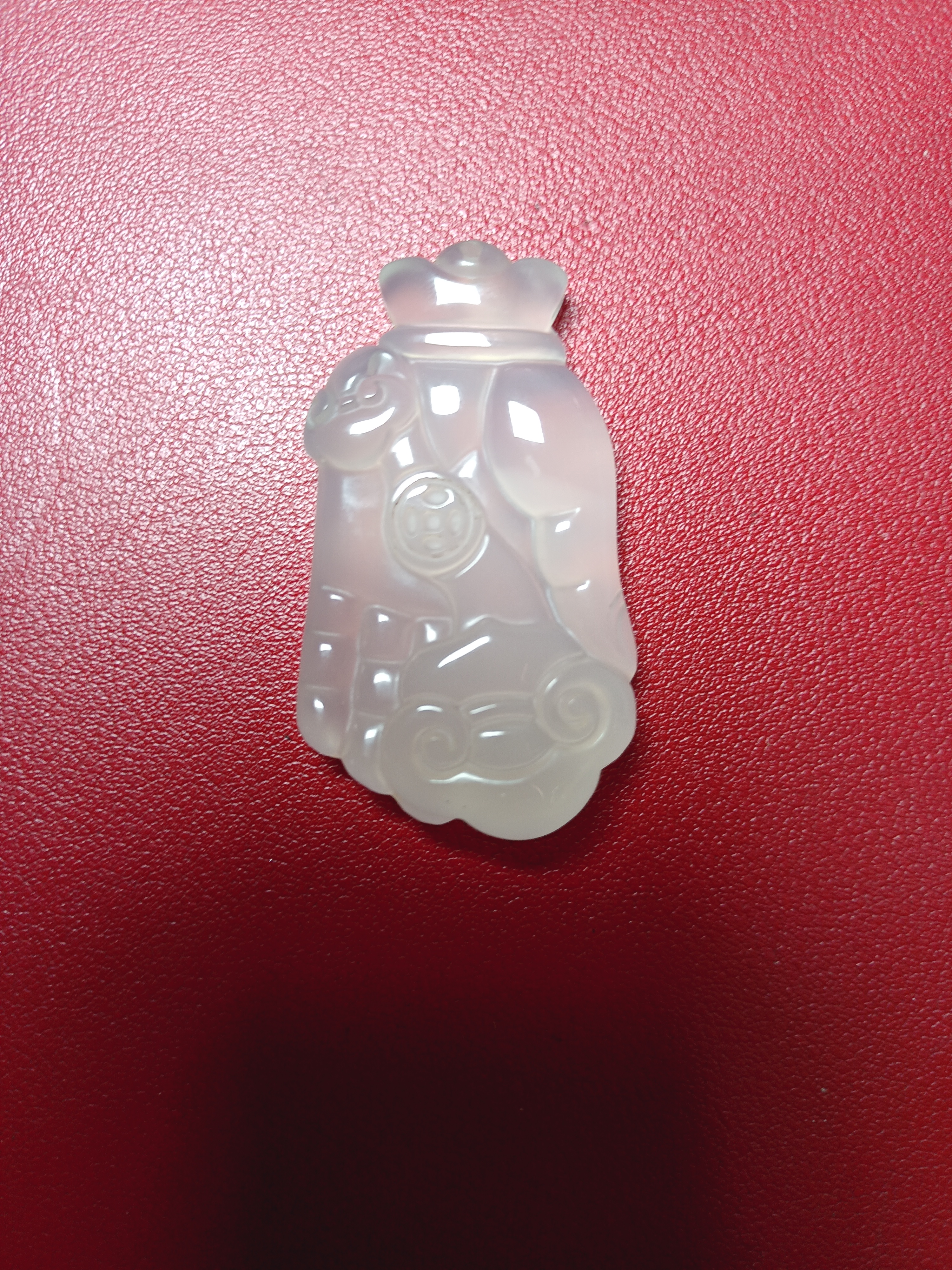 海洋玉髓白冰掌中如意