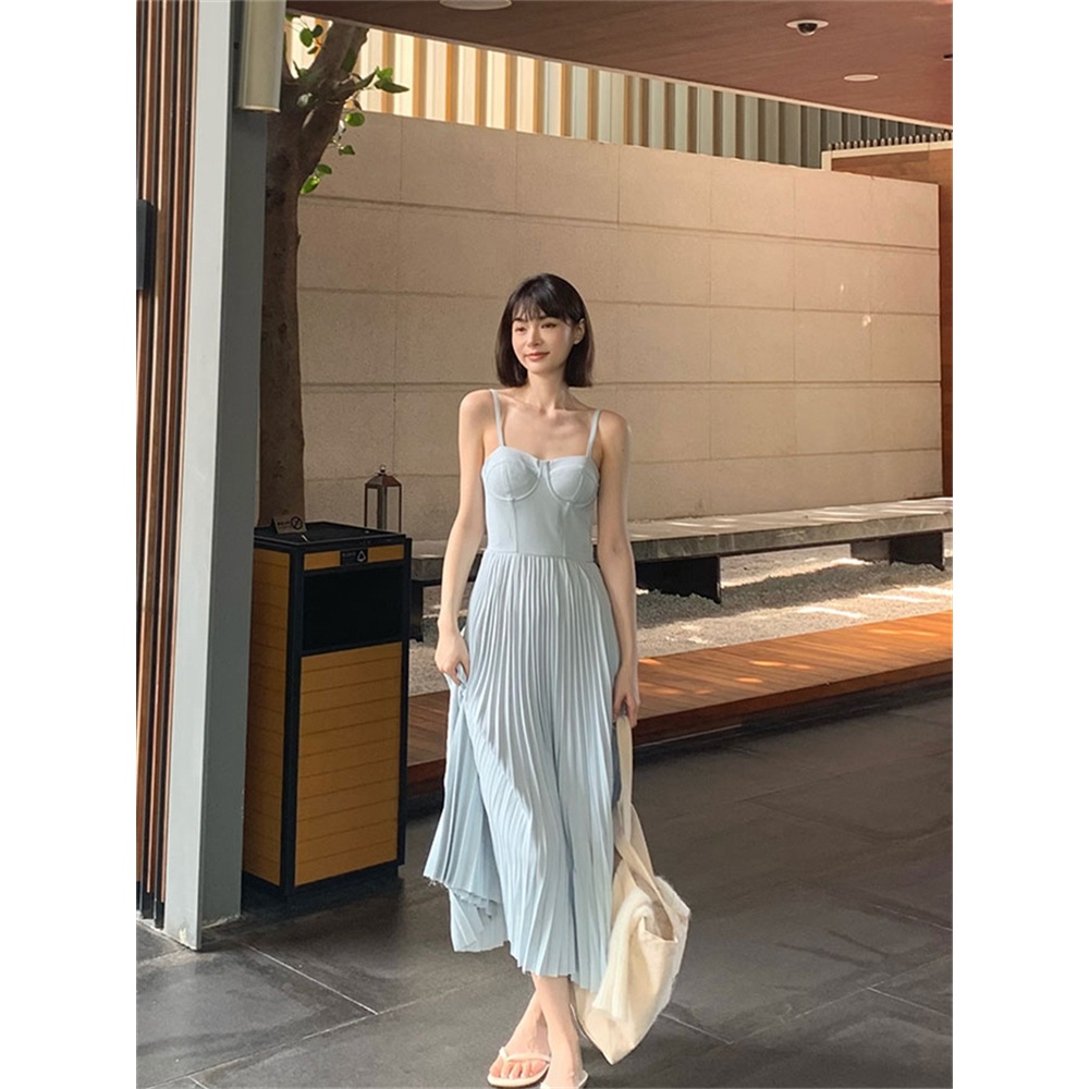 法式小众温柔气质无袖百褶长款高腰显瘦吊带连衣裙女2024夏季新款
