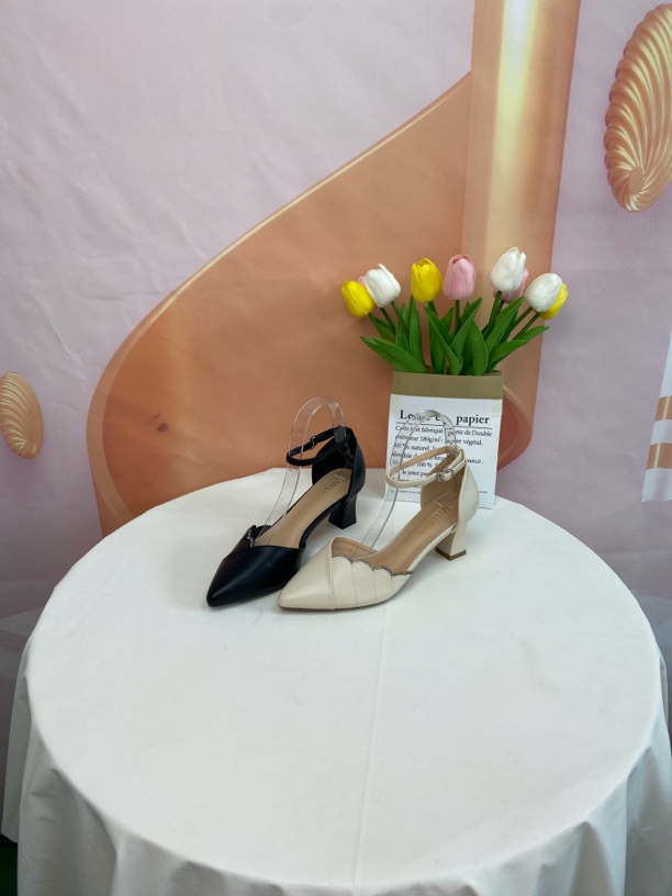 203-16时尚气质优雅新款粗跟中空单鞋F