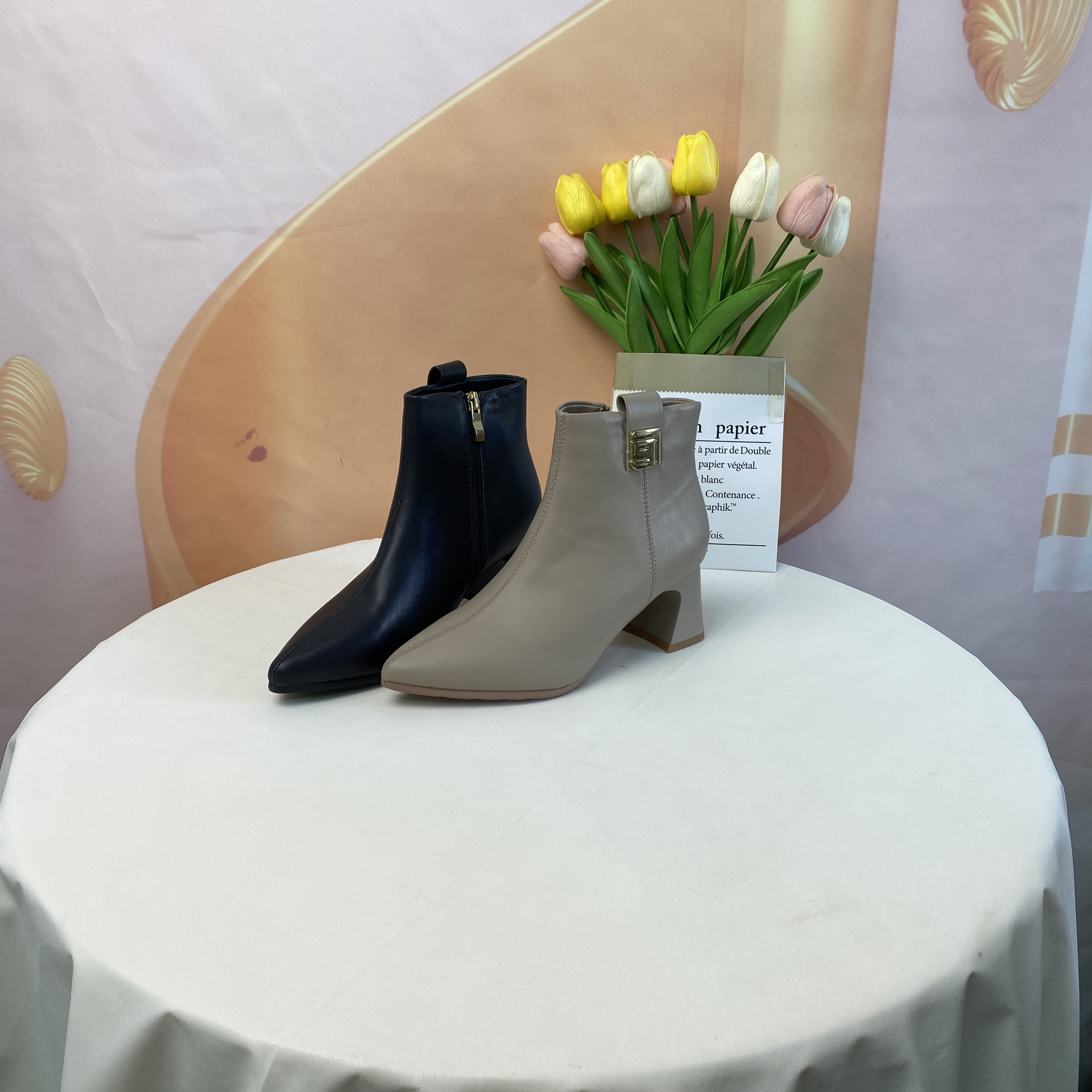 377097秋冬新款时尚百搭粗跟加绒短靴F