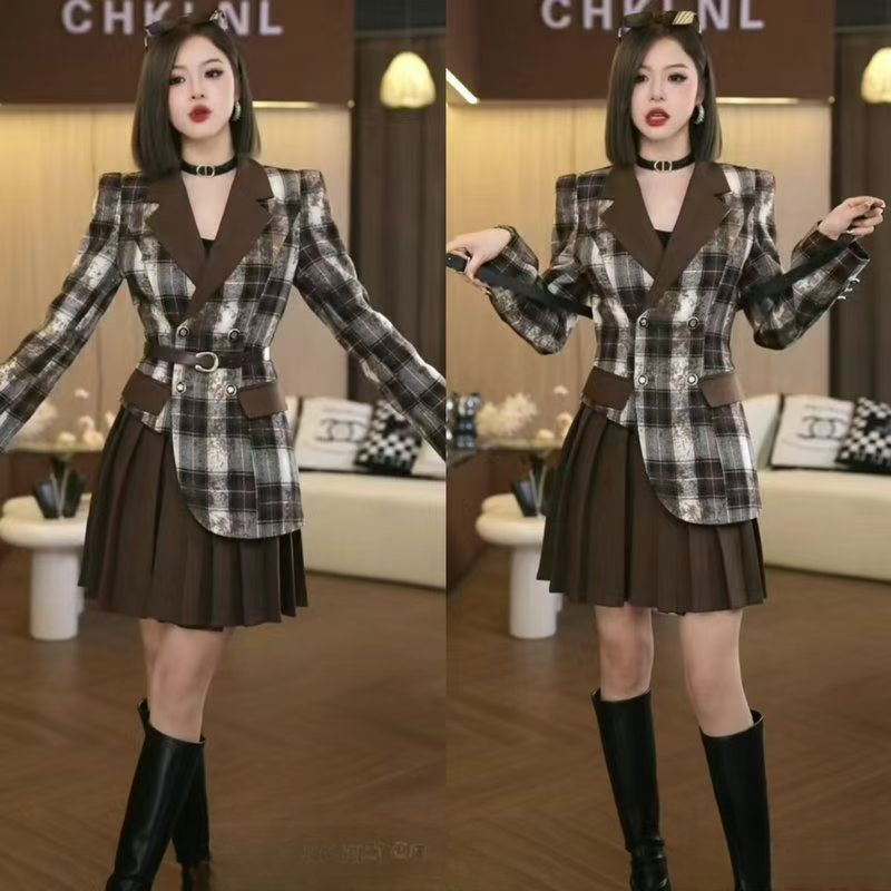 网红爆款连衣裙格子甜美西服领百褶裙设计感减龄西装裙英伦风大码