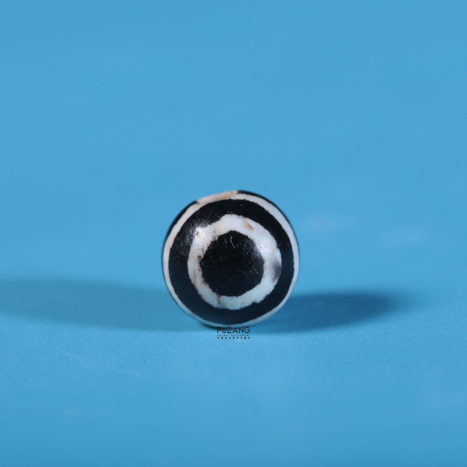 黑白鬼眼 直径：7.4mm，对孔：7.3mm CN3155