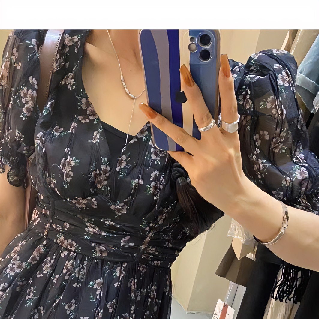 新款洋气女装《悦己工作室》碎花气质百搭女士夏季减龄沙滩连体