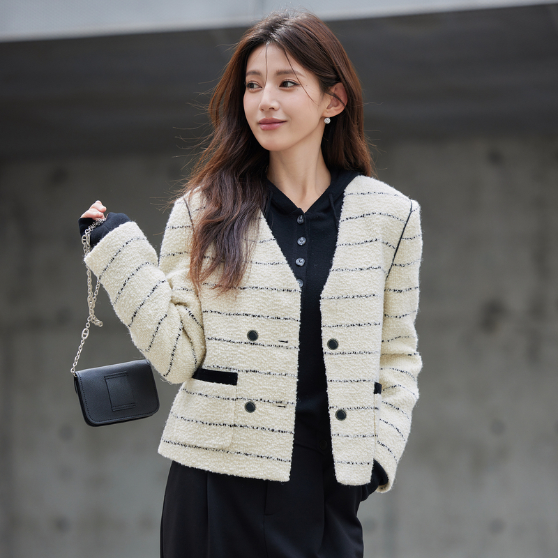 风笛2024冬季新款米白小香风短外套新款高级粗花呢秋冬气质上衣女