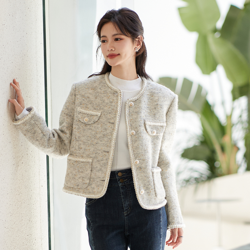 风笛2024冬季新款米灰法式小香风气质外套圆领单排扣绵羊毛上衣