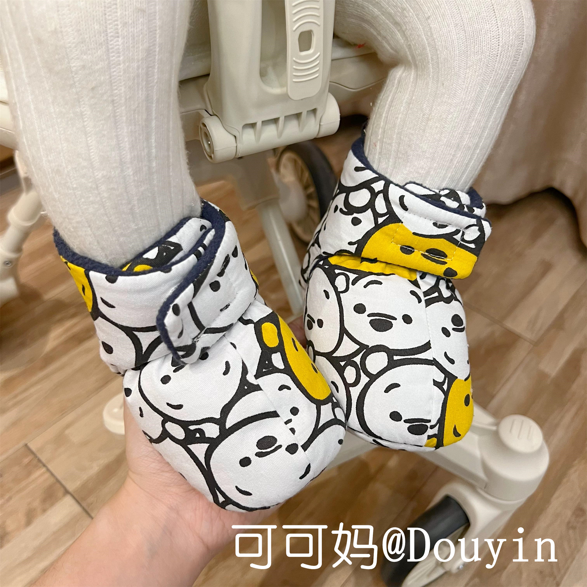 秋冬新款新生婴儿0-1岁男女宝宝卡通加厚鞋袜一体保暖加绒棉鞋