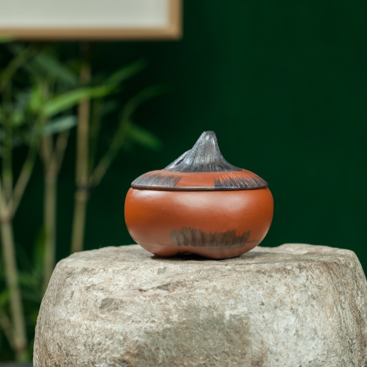 官窑紫砂一厂70年代绿标期-内紫外红马蹄茶叶罐 150cc