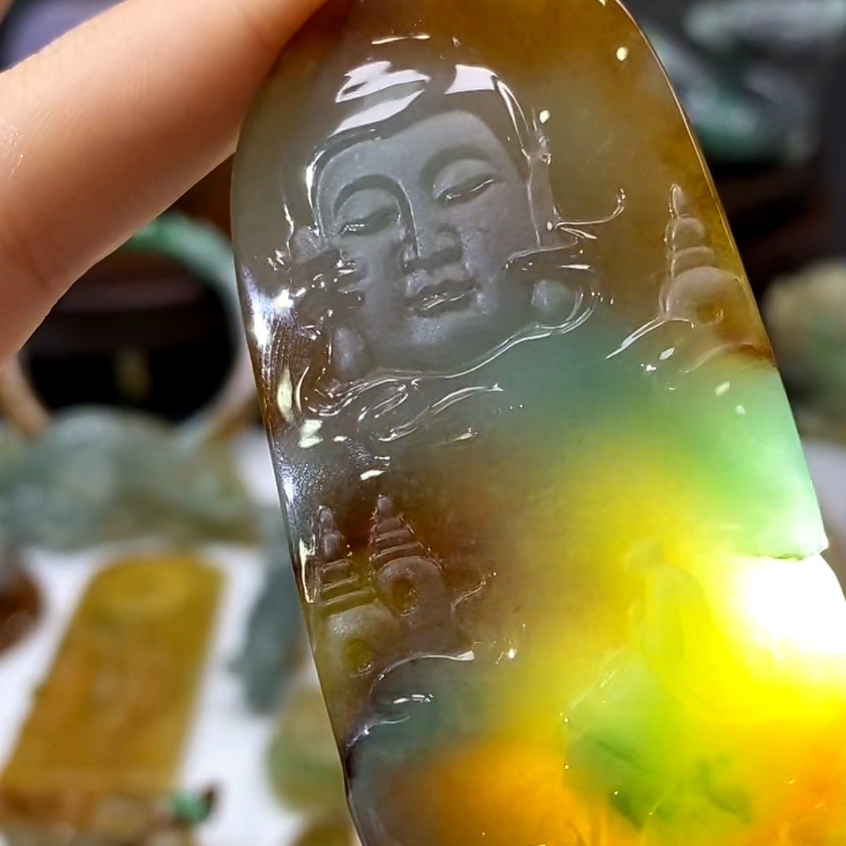 翡翠A货黄加绿佛挂件