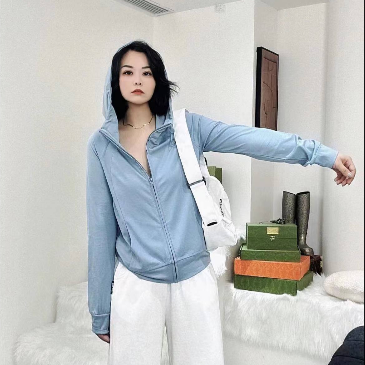 春季新款修身连帽立体裁剪卫衣外套
