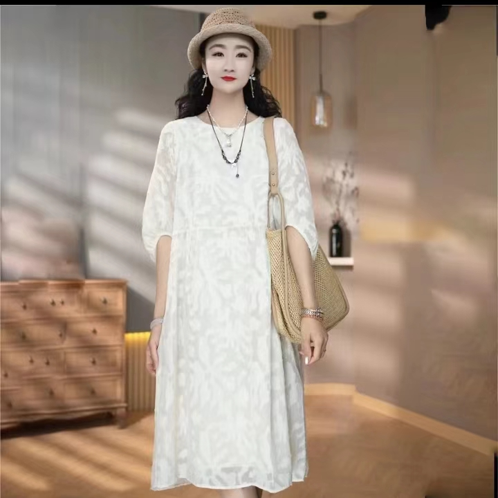 夏季新款印花连衣裙大码碎花显瘦气质洋气时尚休闲复古提花中长款