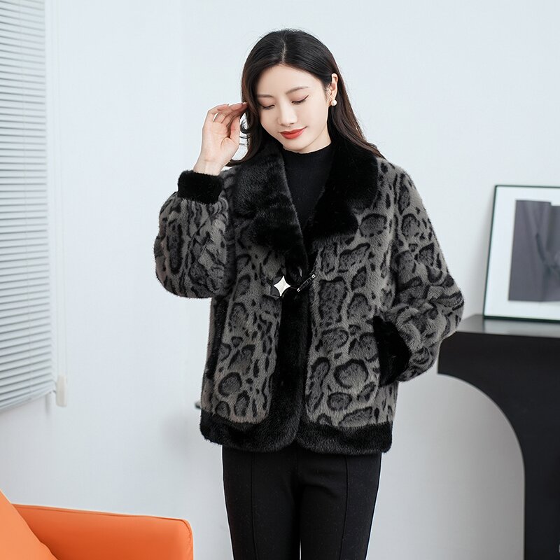 【瑶瑶宠粉】8819设计师毛毛气质外套时尚女士保暖网红百搭轻奢休闲