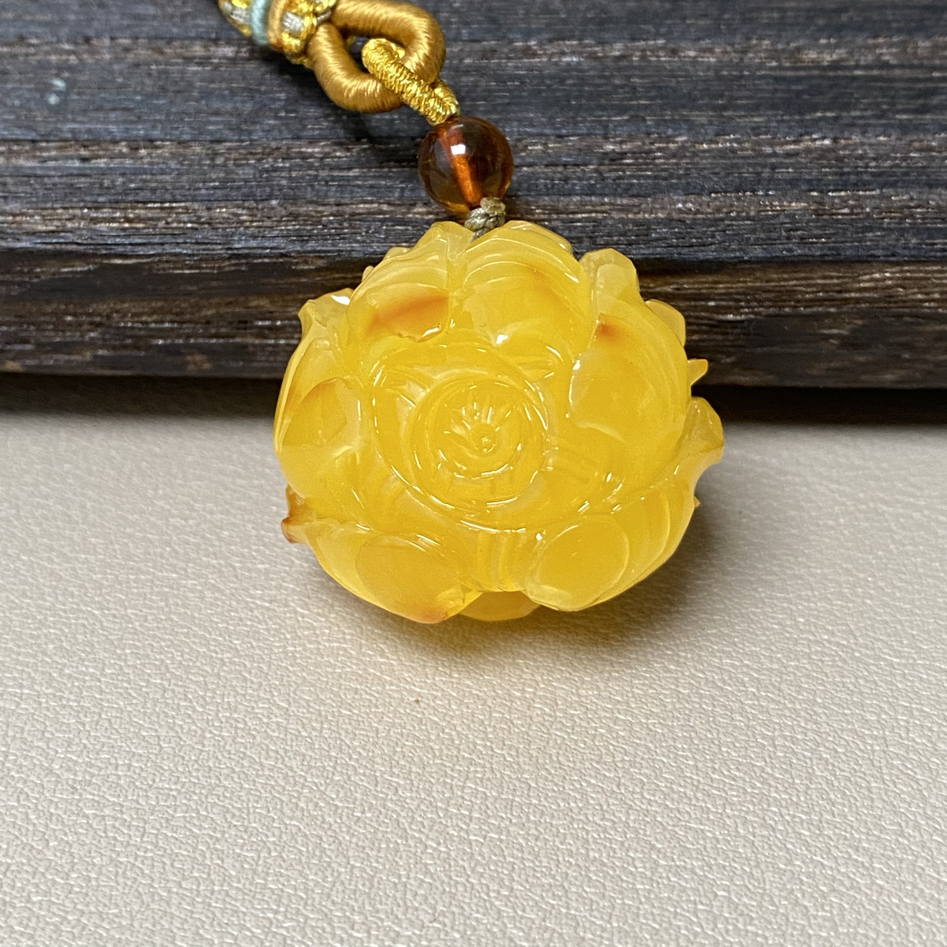 4.59克天然焦皮料蜜蜡牡丹花吊坠蜜蜡无事牌水滴平安扣方牌项链