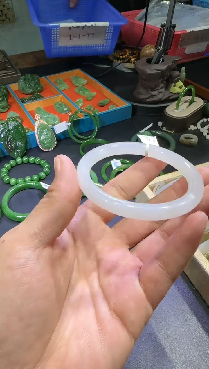 【闪购商品】和田玉手镯未镶嵌85-57