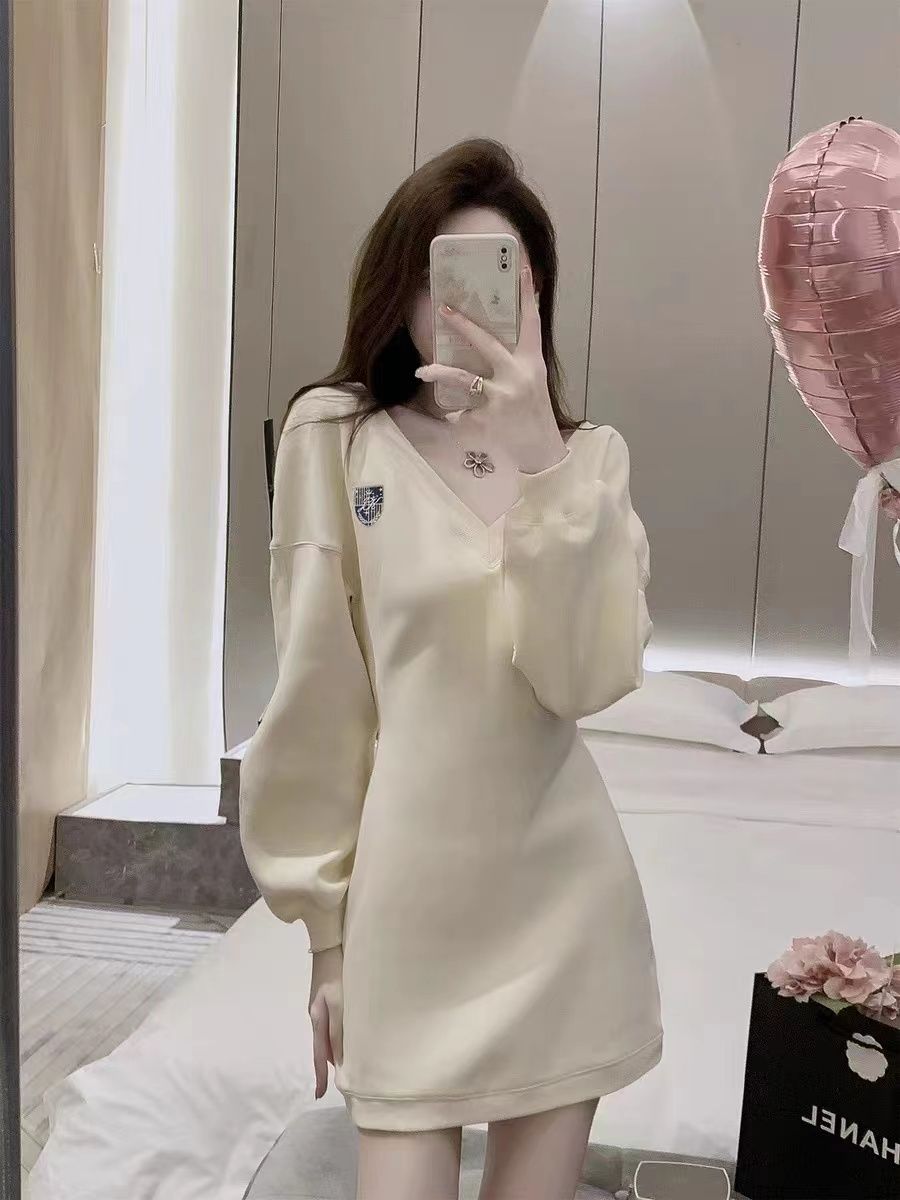 秋冬百搭休闲时尚领连衣裙2023新款女秋装气质减龄设计感小众裙子