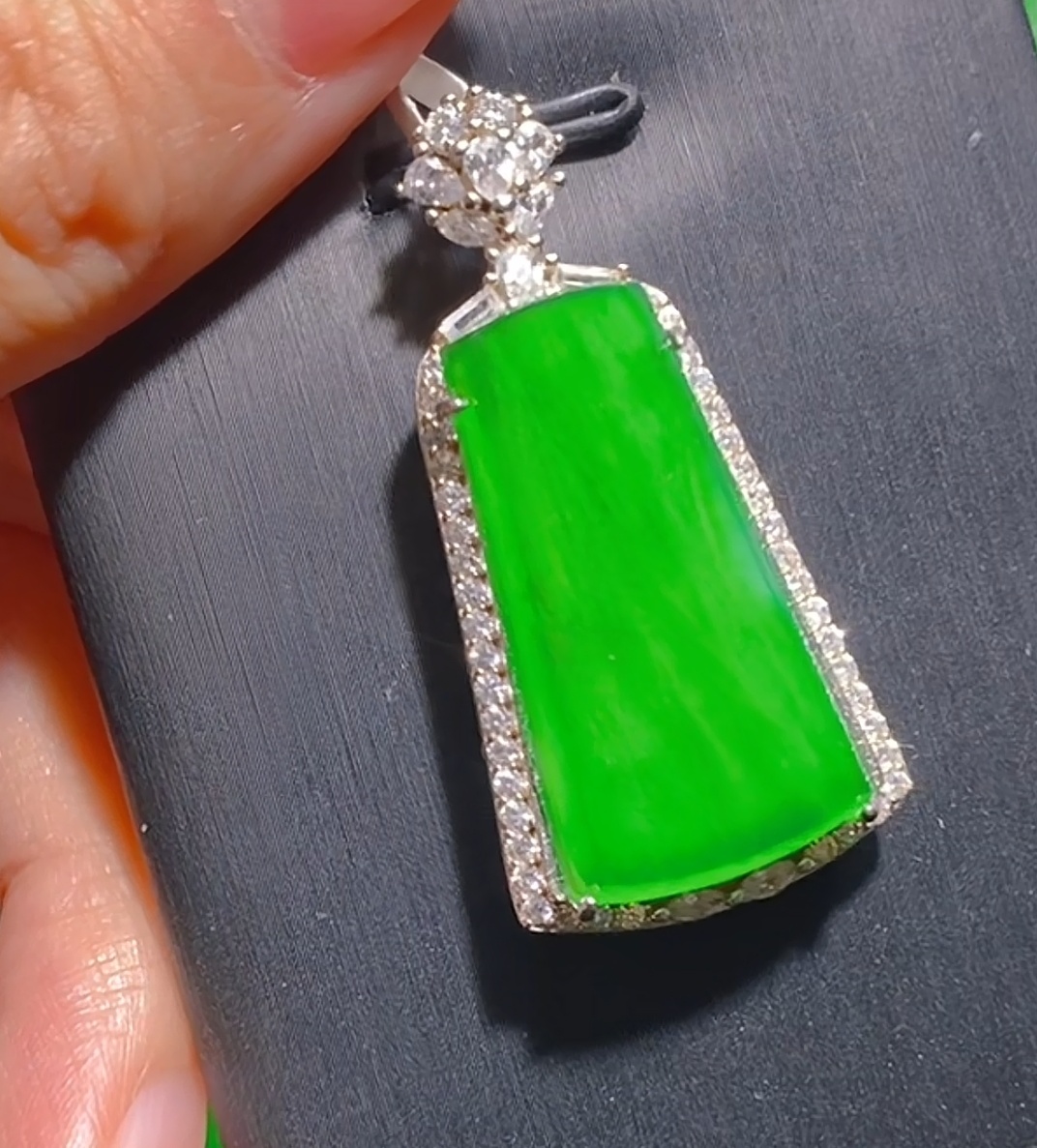 正品天然A货翡翠冰种吊坠