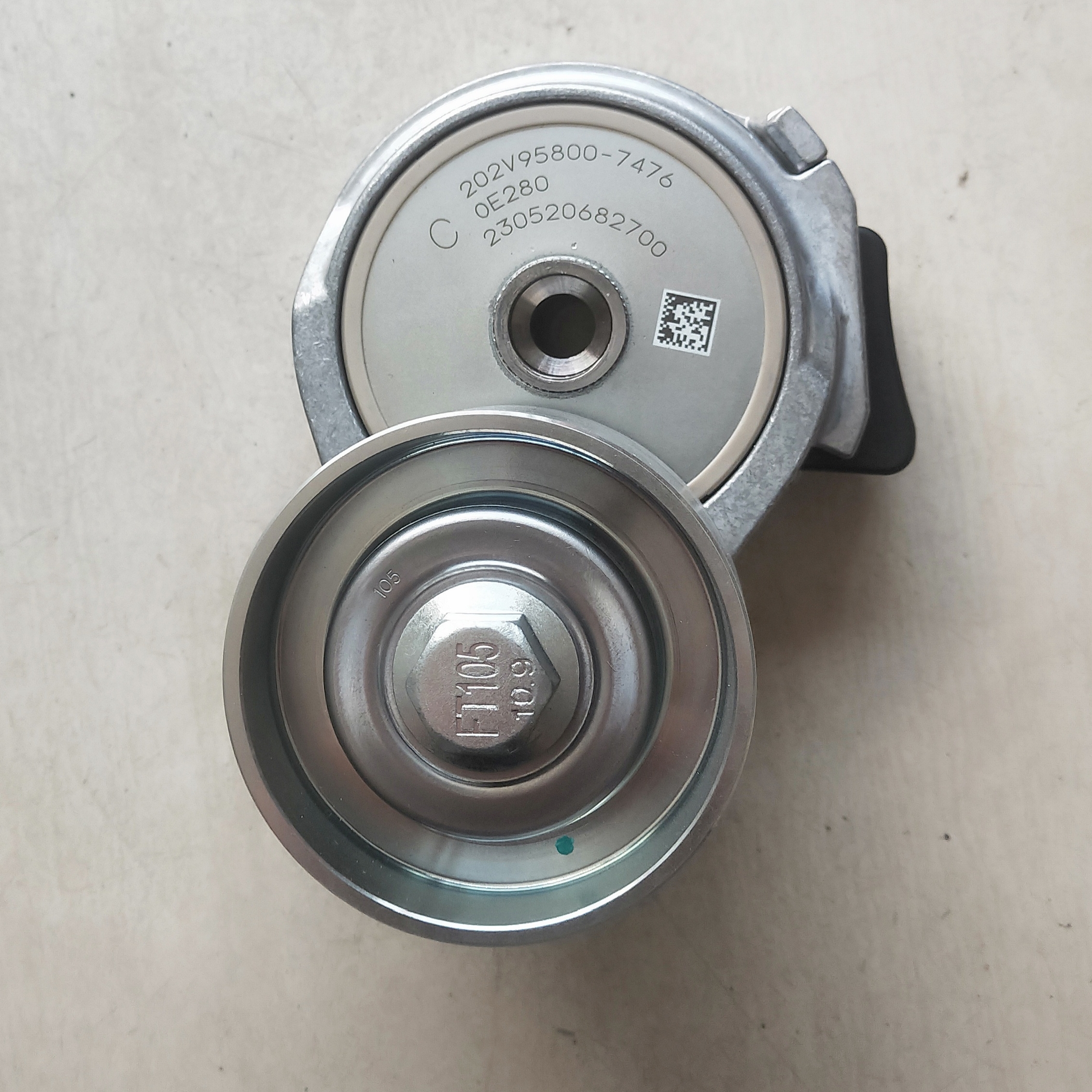 重汽豪沃汕德卡曼发动机自动涨紧轮惰轮螺栓专用套头皮带平隋轮