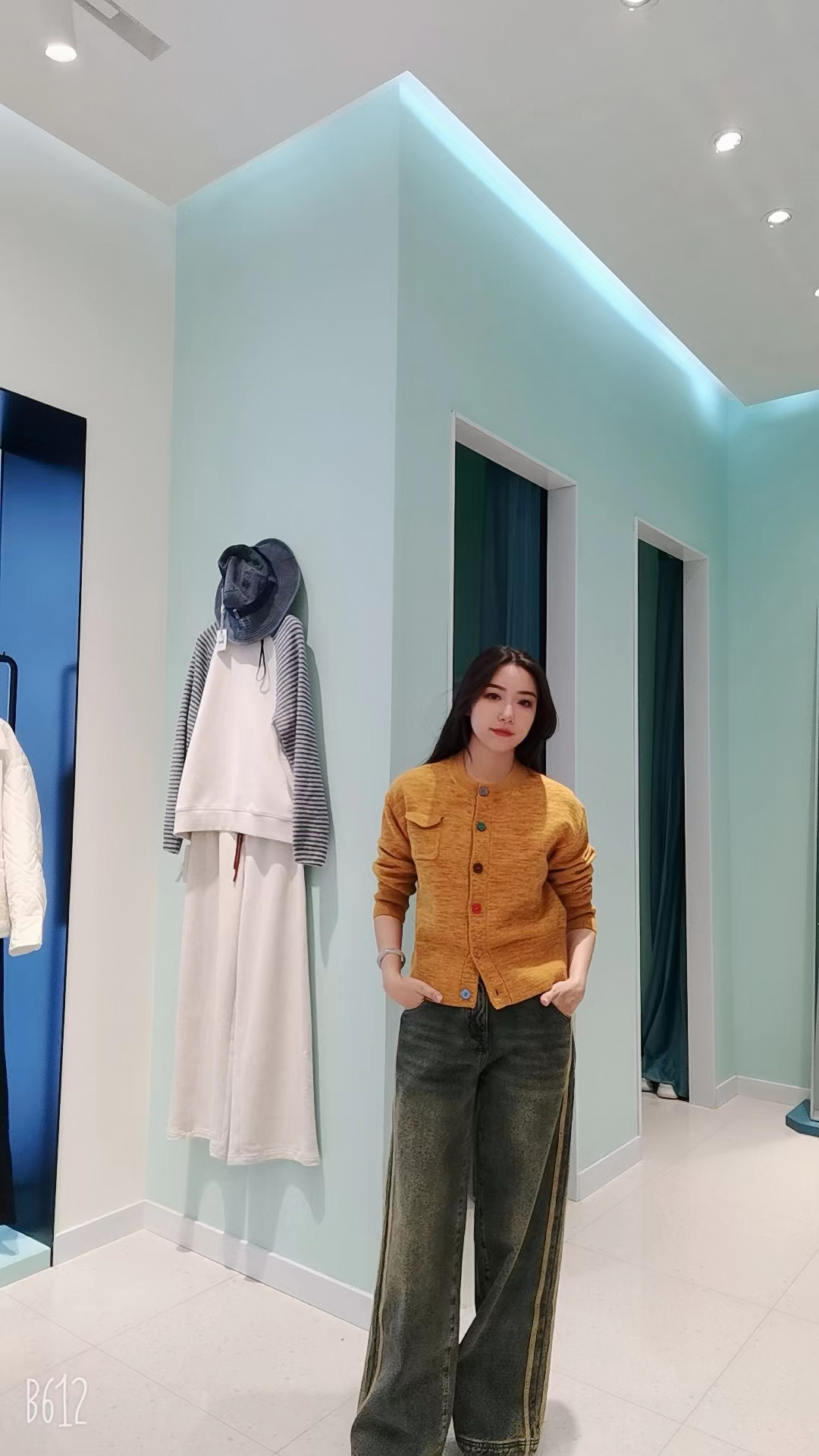 牛仔蓝直筒牛仔长裤