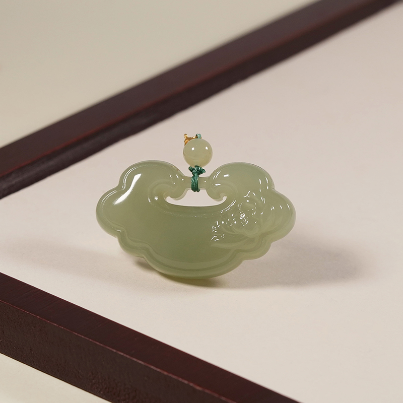 【石泽珠宝】40MM和田玉晴水如意锁＋18k金镶嵌吊坠多样性发货